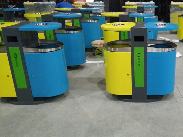 不銹鋼戶(hù)外果皮箱-不銹鋼分類(lèi)果皮箱定制廠(chǎng)家